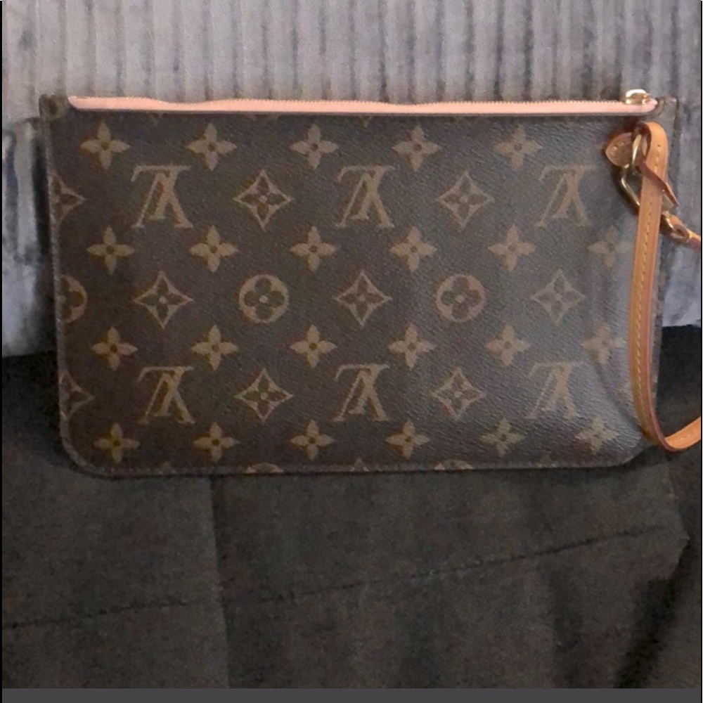 Louis Vuitton pochette